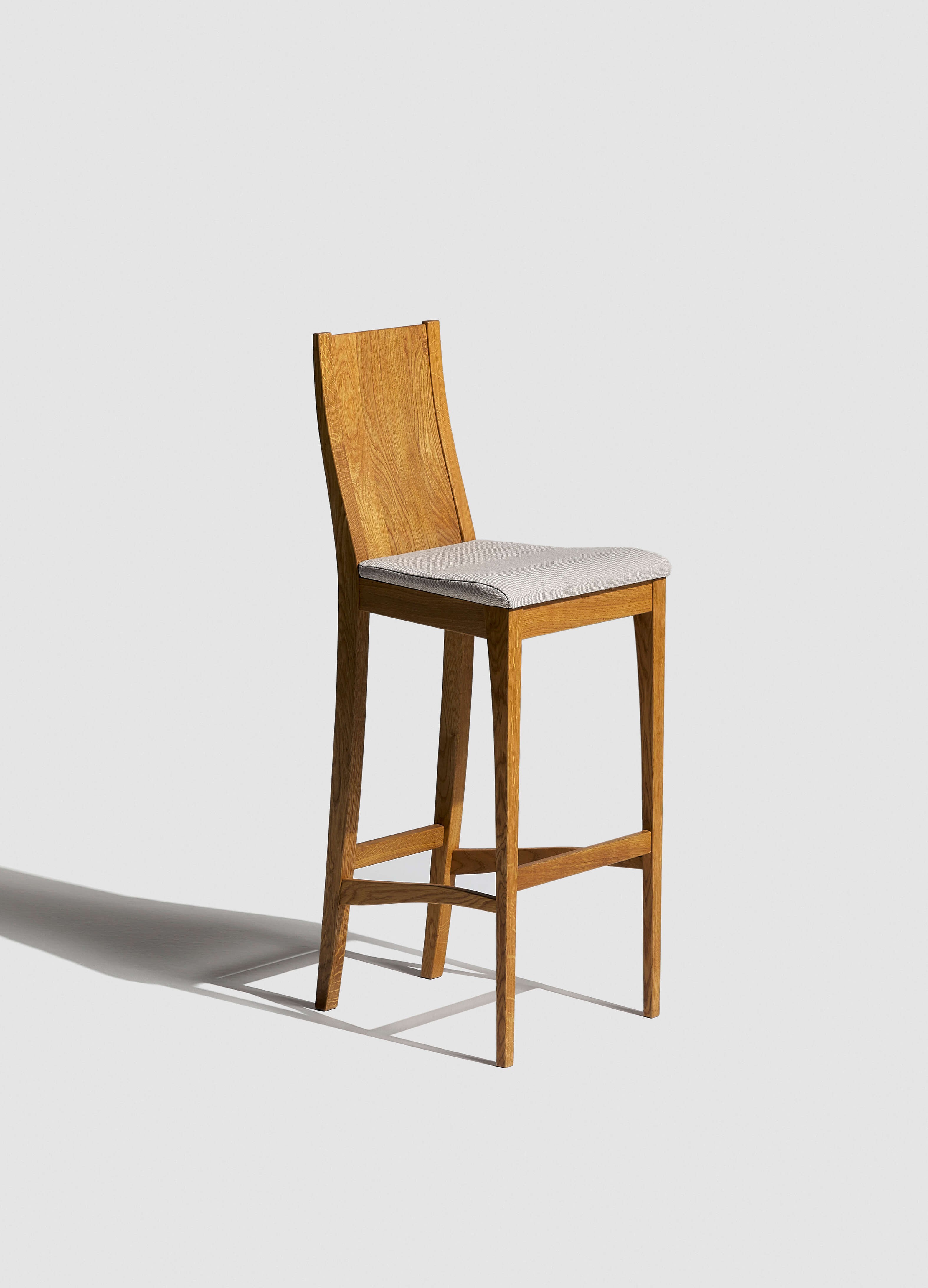 BAROVÁ STOLIČKA ARCA S ČALÚNENÝM SEDADLOM