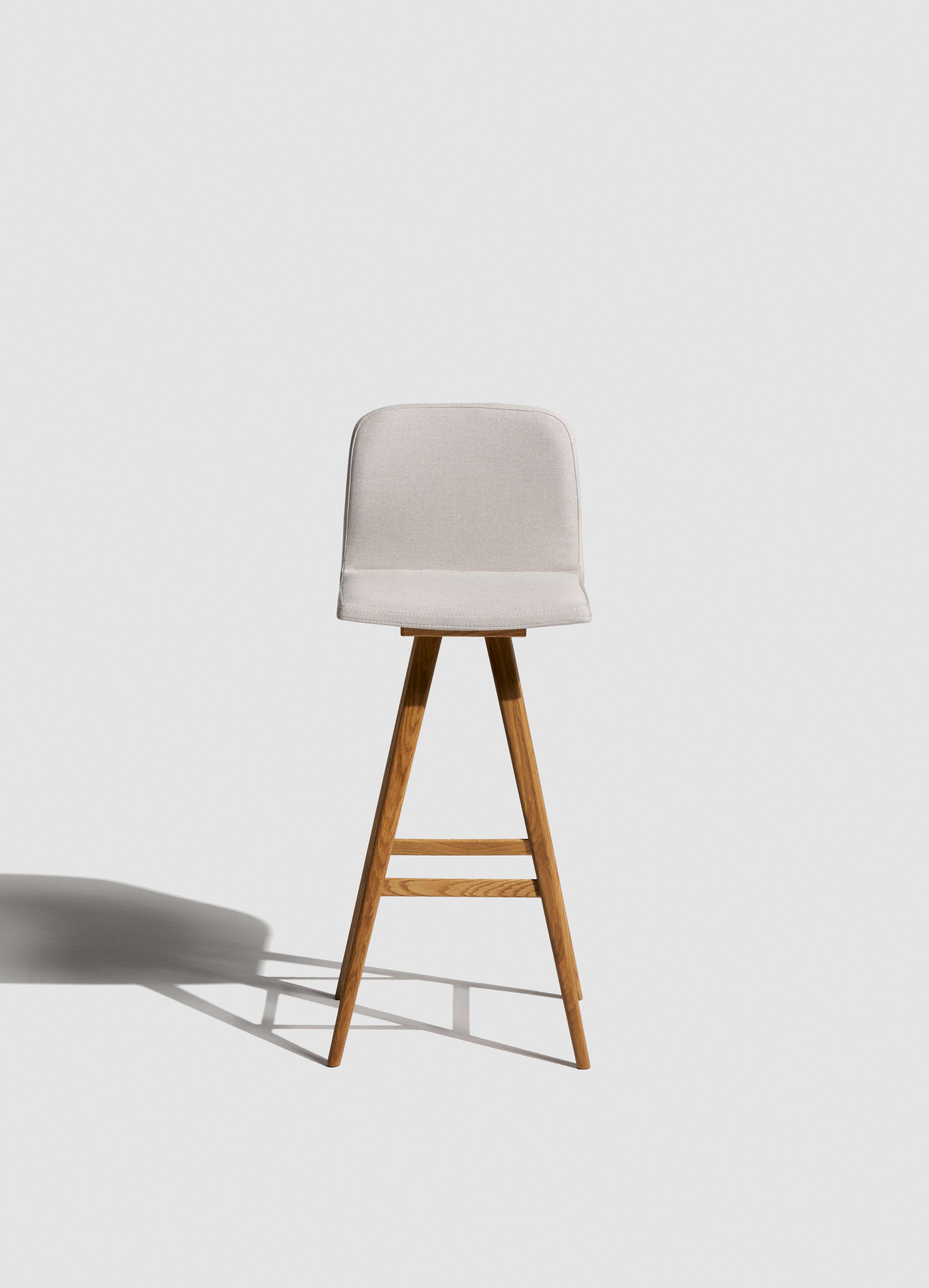 BAROVÁ ŽIDLE GATTA CELOČALOUNĚNÁ S ÚCHYTEM