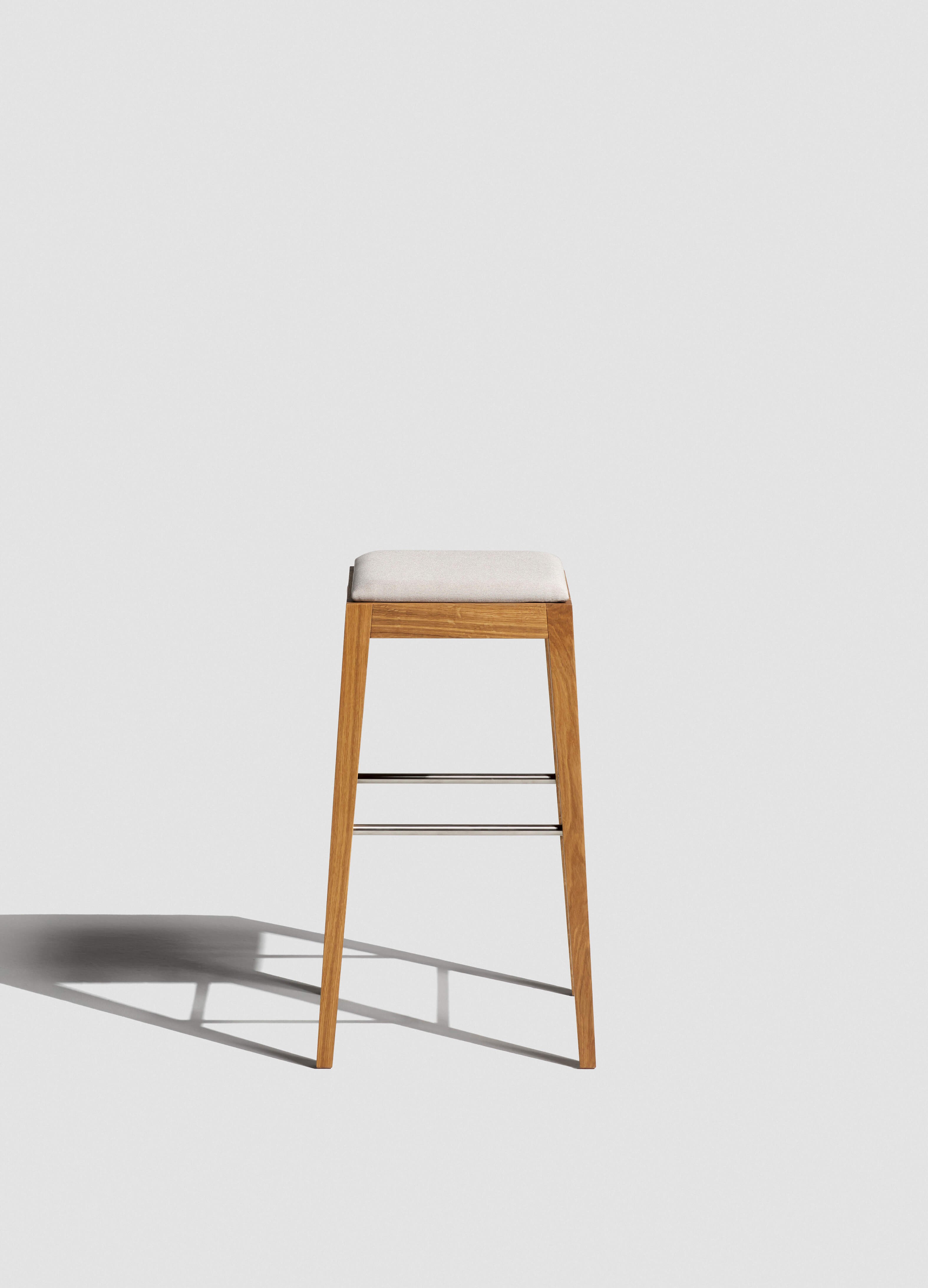 BAROVÁ STOLIČKA VENGE S ČALÚNENÝM SEDADLOM II